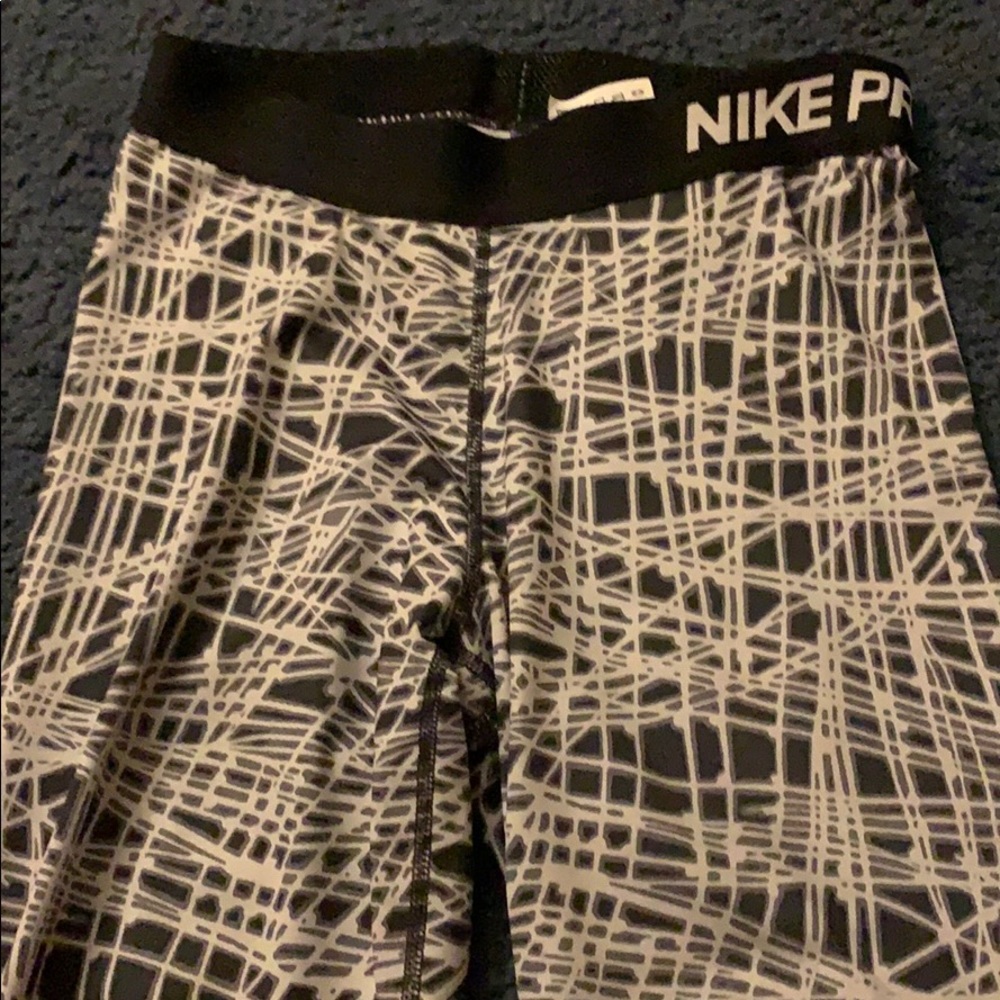 nike pro capri leggings